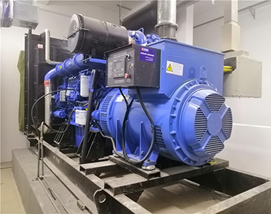 德科720KW/400V陸用發(fā)電機應用于某房地產(chǎn)項目